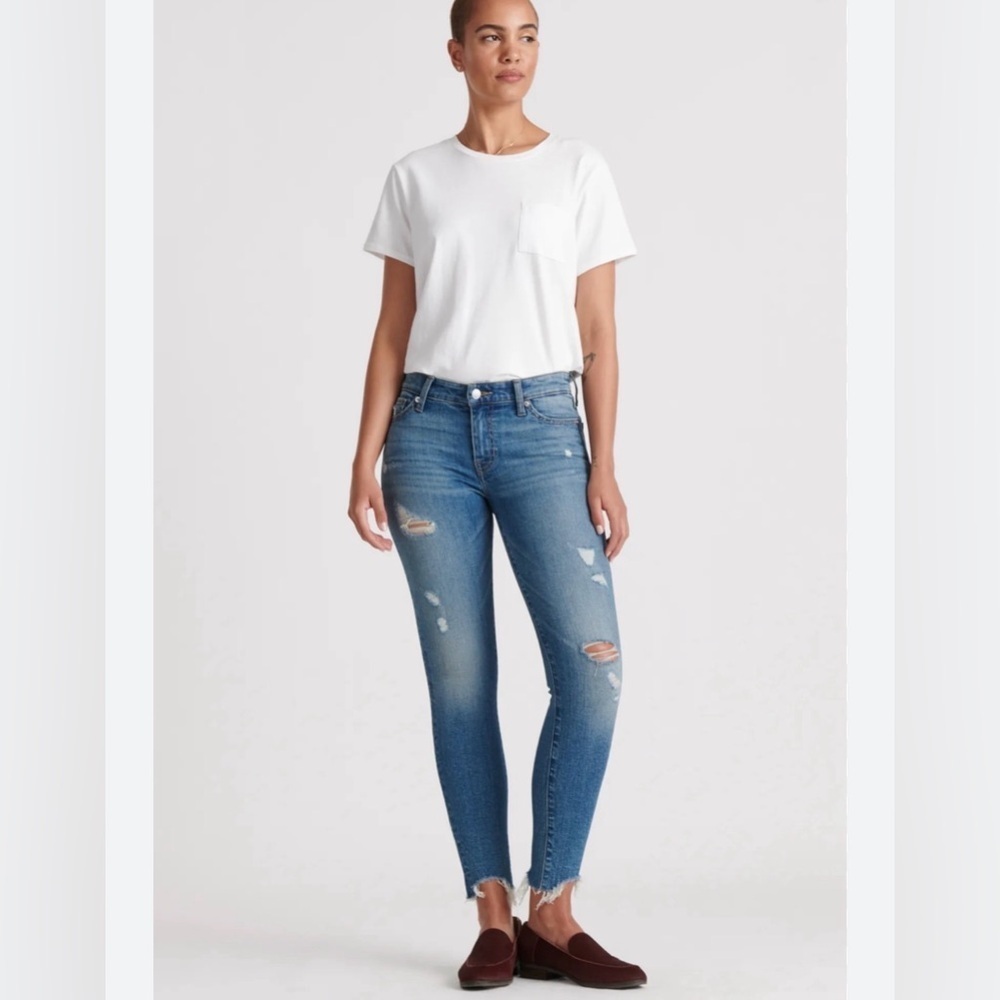 Lucky Brand distressed Ava Skinny Jeans 2/26